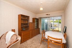 Lounge/Diner- click for photo gallery